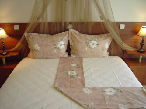 Хотел/Ресторант 1000 m², с.Равда, България