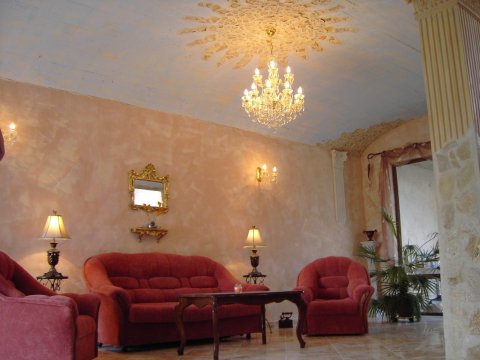 Хотел/Ресторант 1000 m², с.Равда, България