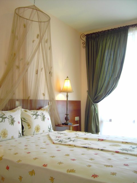 Хотел/Ресторант 1000 m², с.Равда, България