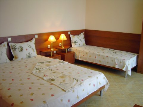 Хотел/Ресторант 1000 m², с.Равда, България