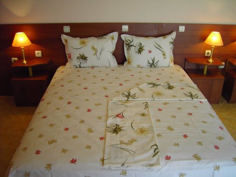 Хотел/Ресторант 1000 m², с.Равда, България