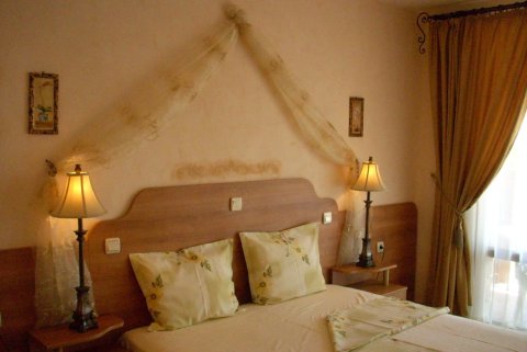 Хотел/Ресторант 1000 m², с.Равда, България