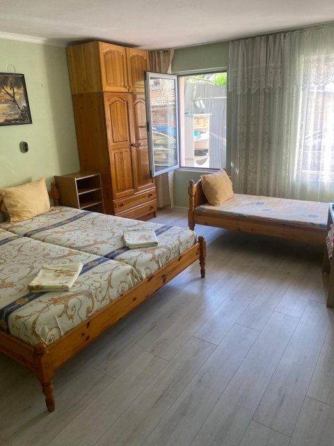 Многокомнатная квартира в самом центре Несебра