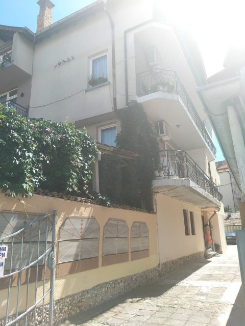 Многокомнатная квартира в самом центре Несебра