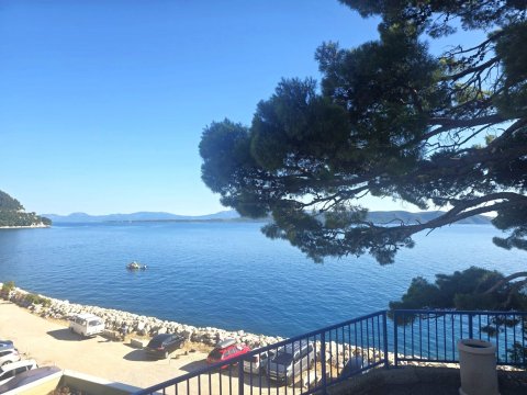 Къща 3 спални + кухня 226 m², Živogošće, Хърватия