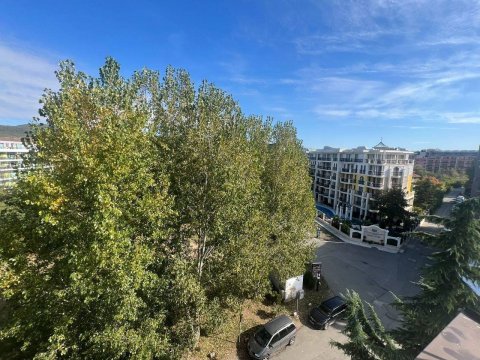 One-bedroom apartment in Pirop City