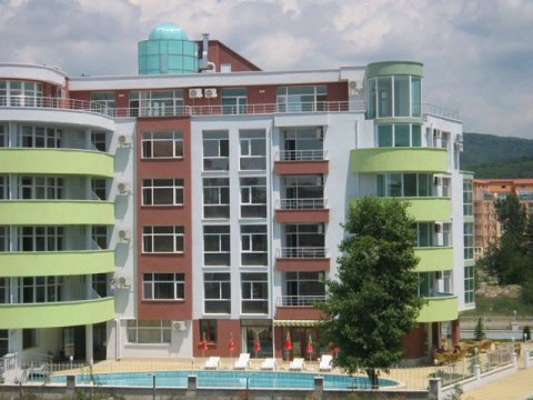 One-bedroom apartment in Pirop City