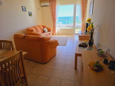 Elegant apartment with luxurious sea view on the first line in Sveti Vlas