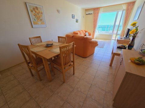 Elegant apartment with luxurious sea view on the first line in Sveti Vlas