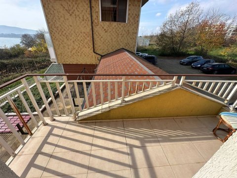 Flat 3 rooms 88 m², Byala, Byala, Bulgaria