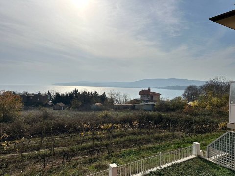 Flat 3 rooms 88 m², Byala, Byala, Bulgaria