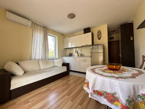 Flat 3 rooms 88 m², Byala, Byala, Bulgaria