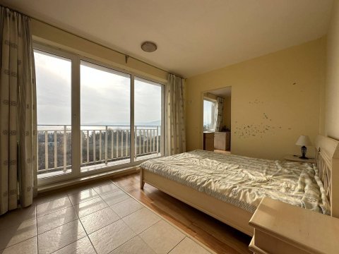 Flat 3 rooms 88 m², Byala, Byala, Bulgaria