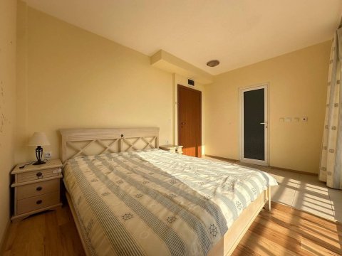 Flat 3 rooms 88 m², Byala, Byala, Bulgaria