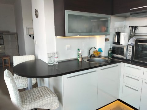 Просторная полностью меблированная студия в Равде - без платы за обслуживание!