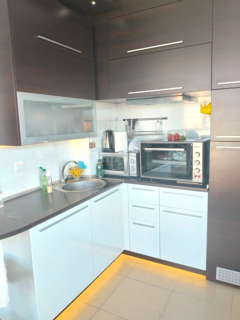 Просторная полностью меблированная студия в Равде - без платы за обслуживание!