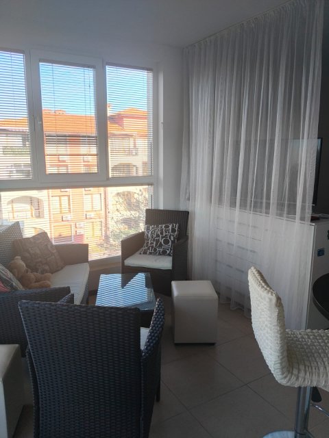 Просторная полностью меблированная студия в Равде - без платы за обслуживание!