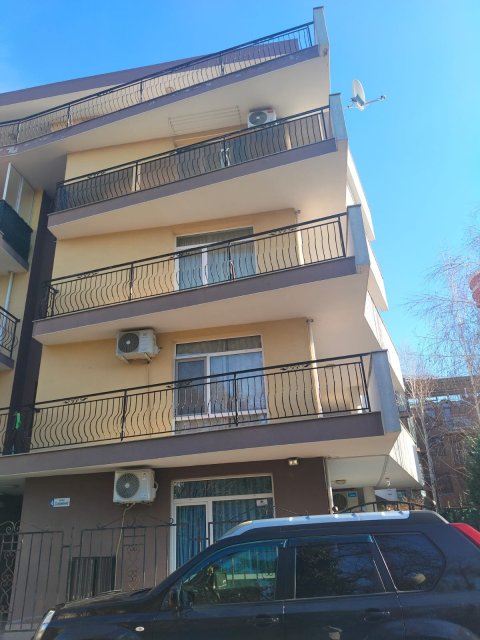 Просторная полностью меблированная студия в Равде - без платы за обслуживание!