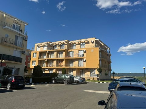 Продава се обзаведено студио в комплекс Sunny Day 5, Слънчев Бряг (близо до с. Тънково)