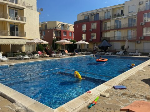 Продава се обзаведено студио в комплекс Sunny Day 5, Слънчев Бряг (близо до с. Тънково)