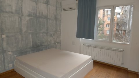 Flat 3 rooms 93 m², Sofia, Sofia, Bulgaria