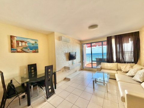 We offer a large one-bedroom apartment in Sunny Beach with sea views!