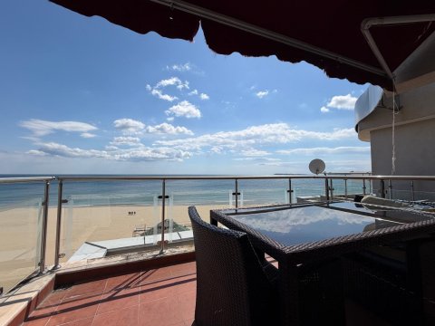 We offer a large one-bedroom apartment in Sunny Beach with sea views!