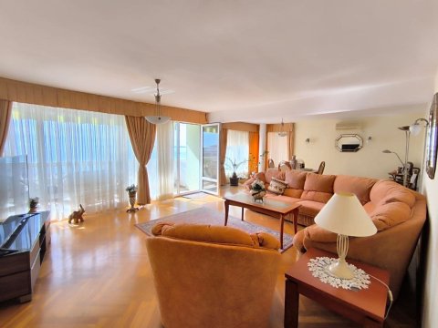 Flat 3 rooms 117 m², Nesebar, Sveti Vlas, Bulgaria