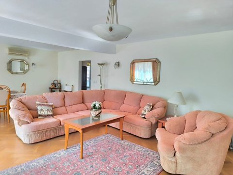 Flat 3 rooms 117 m², Nesebar, Sveti Vlas, Bulgaria