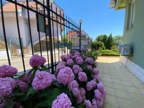 Flat 3 rooms 117 m², Nesebar, Sveti Vlas, Bulgaria