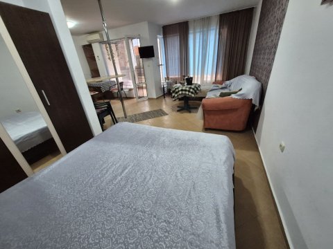 Просторная, не требующая обслуживания однокомнатная квартира с парковочным местом - Солнечный Берег