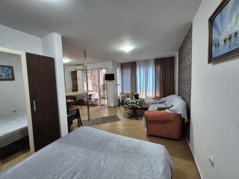 Просторная, не требующая обслуживания однокомнатная квартира с парковочным местом - Солнечный Берег