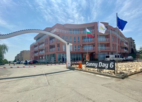 Nice 2 rooms in a richly equipped complex Sunny Day 6