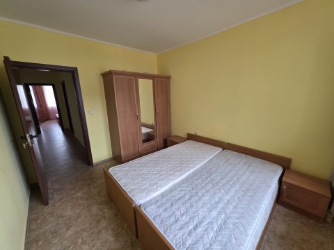 Two-room apartment with pool view in Ravda