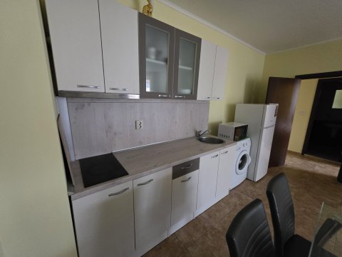 Two-room apartment with pool view in Ravda