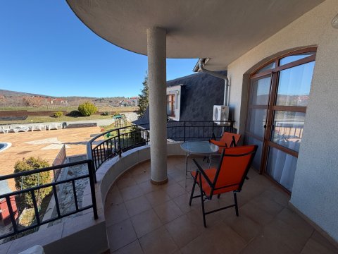 Spacious two-bedroom apartment with pool view in the Nessebar View complex, Košarica