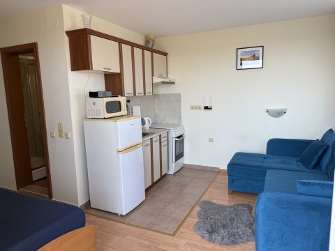Cozy one-bedroom apartment with mountain views in Holiday Fort Club complex, Sunny Beach