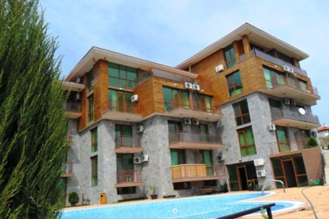 One-bedroom apartment in an ecological area near Sunny Beach - Golden Eye complex, Košarica