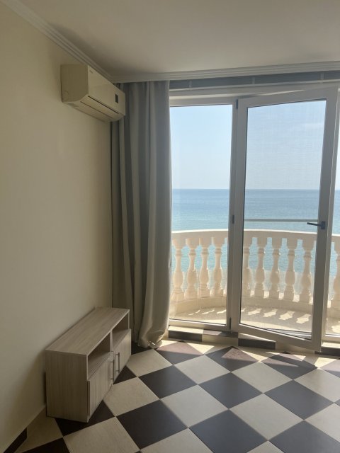 Apartment with incredible sea views – your new home in the Royal Marina complex, Elenite