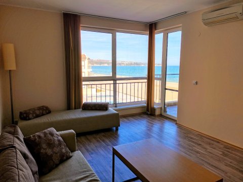 Spacious one-bedroom apartment with sea views in an exclusive first-line complex in Obzor, Bulgaria