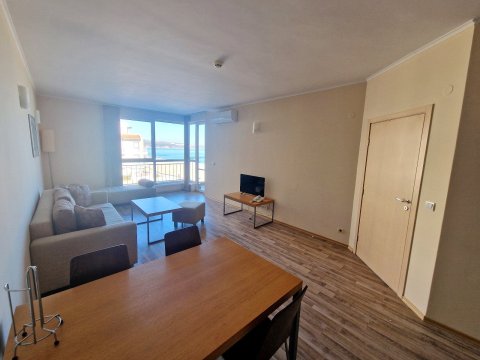 Spacious one-bedroom apartment with sea views in an exclusive first-line complex in Obzor, Bulgaria