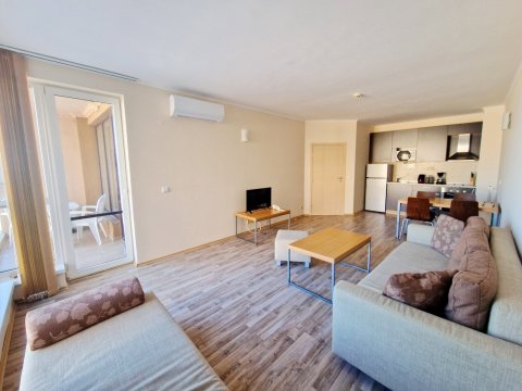 Spacious one-bedroom apartment with sea views in an exclusive first-line complex in Obzor, Bulgaria
