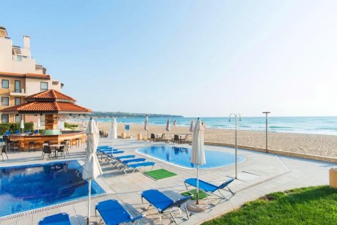 Spacious one-bedroom apartment with sea views in an exclusive first-line complex in Obzor, Bulgaria