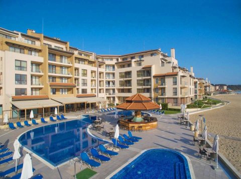 Spacious one-bedroom apartment with sea views in an exclusive first-line complex in Obzor, Bulgaria