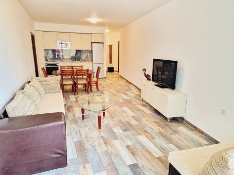 three-room apartment with sea view, two bathrooms, right on the beach, Byala