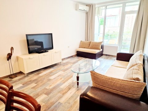 three-room apartment with sea view, two bathrooms, right on the beach, Byala