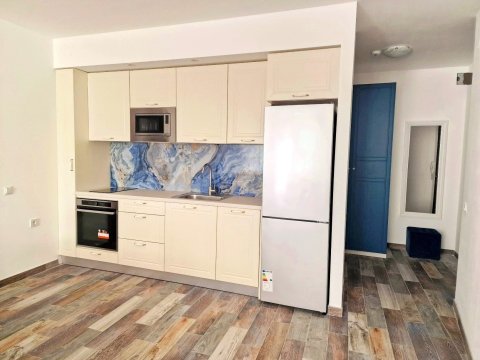 three-room apartment with sea view, two bathrooms, right on the beach, Byala