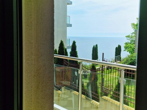 three-room apartment with sea view, two bathrooms, right on the beach, Byala