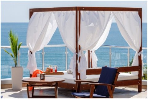 three-room apartment with sea view, two bathrooms, right on the beach, Byala