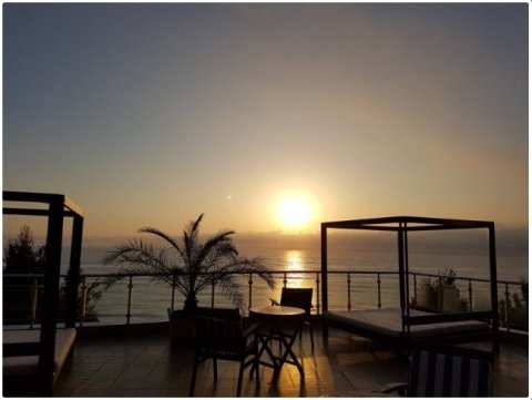 three-room apartment with sea view, two bathrooms, right on the beach, Byala